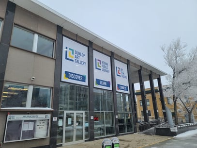 Creative_Displays_Dunlop_Art_Gallery_Regina_Public_Library_RPL_Film_Theatre_Lind_SignSpring_BannerFrame_Classic_left_angle_view-scaled Wallscape of The Week: Creative Displays Create a Showcase