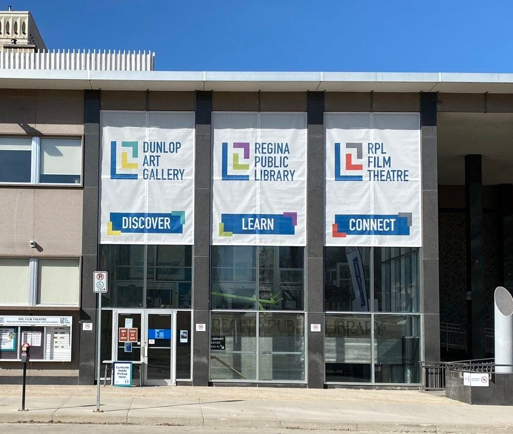 Creative_Displays_Dunlop_Art_Gallery_Regina_Public_Library_RPL_Film_Theatre_Old_Velcro_Banners-e1673648445460 SignSpring Gets Civic