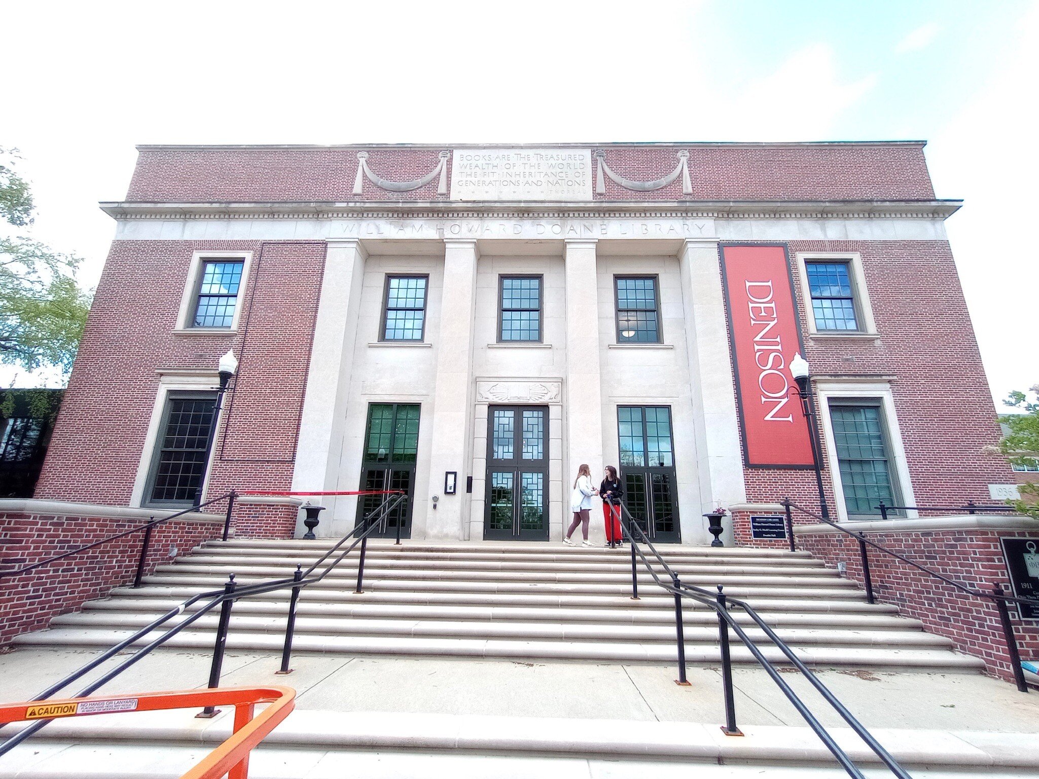 Denison-University-Banner-Frame-Classic-Installation-during-24-x10-graphic-banners Wallscape of the Week: Banner Frame Classic Goes To The Library