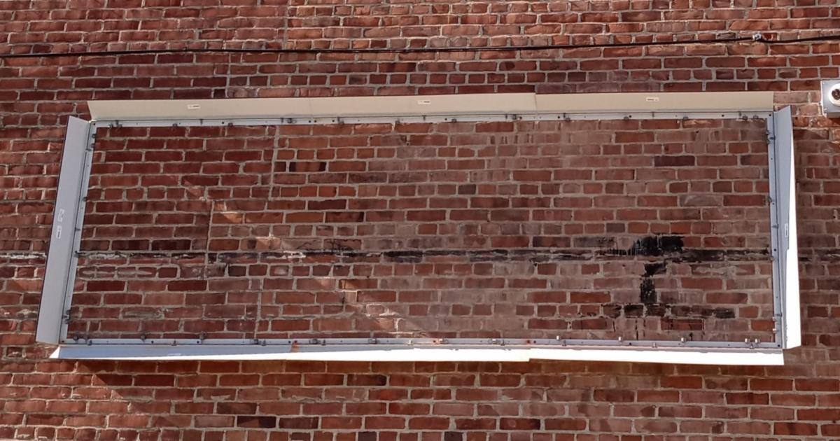 Lind_SignSpring_BannerFrameHINGE_Carrolls_Jewelers_frame Wallscape of The Week: Carroll's Jewelers Shines with Lind SignSpring BannerFrameHINGE
