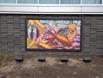 Wallscape Of The Week: Don’t Gamble When Canvasing Funky Faces