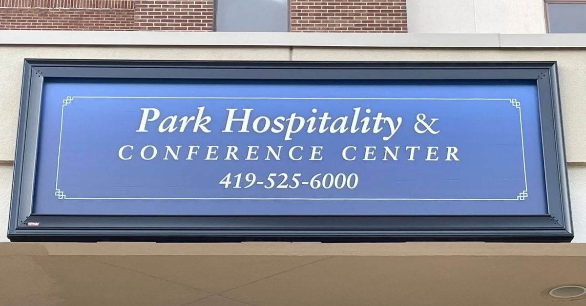 Custom Banner Sizes: Tailoring Signs to Your Space Needs
