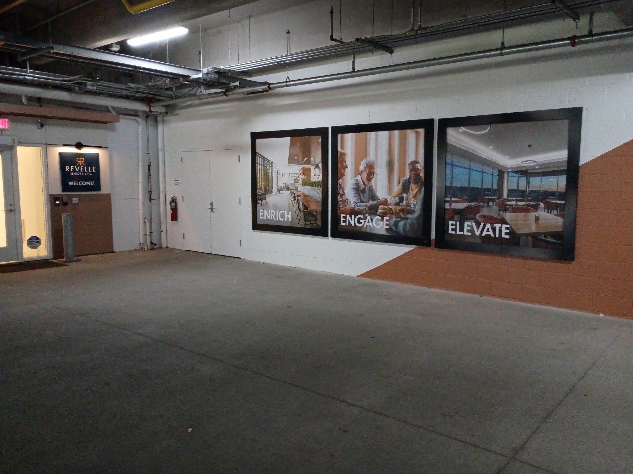 Revelle, BannerFrameCLASSIC with Covers, Healthcare, Brick