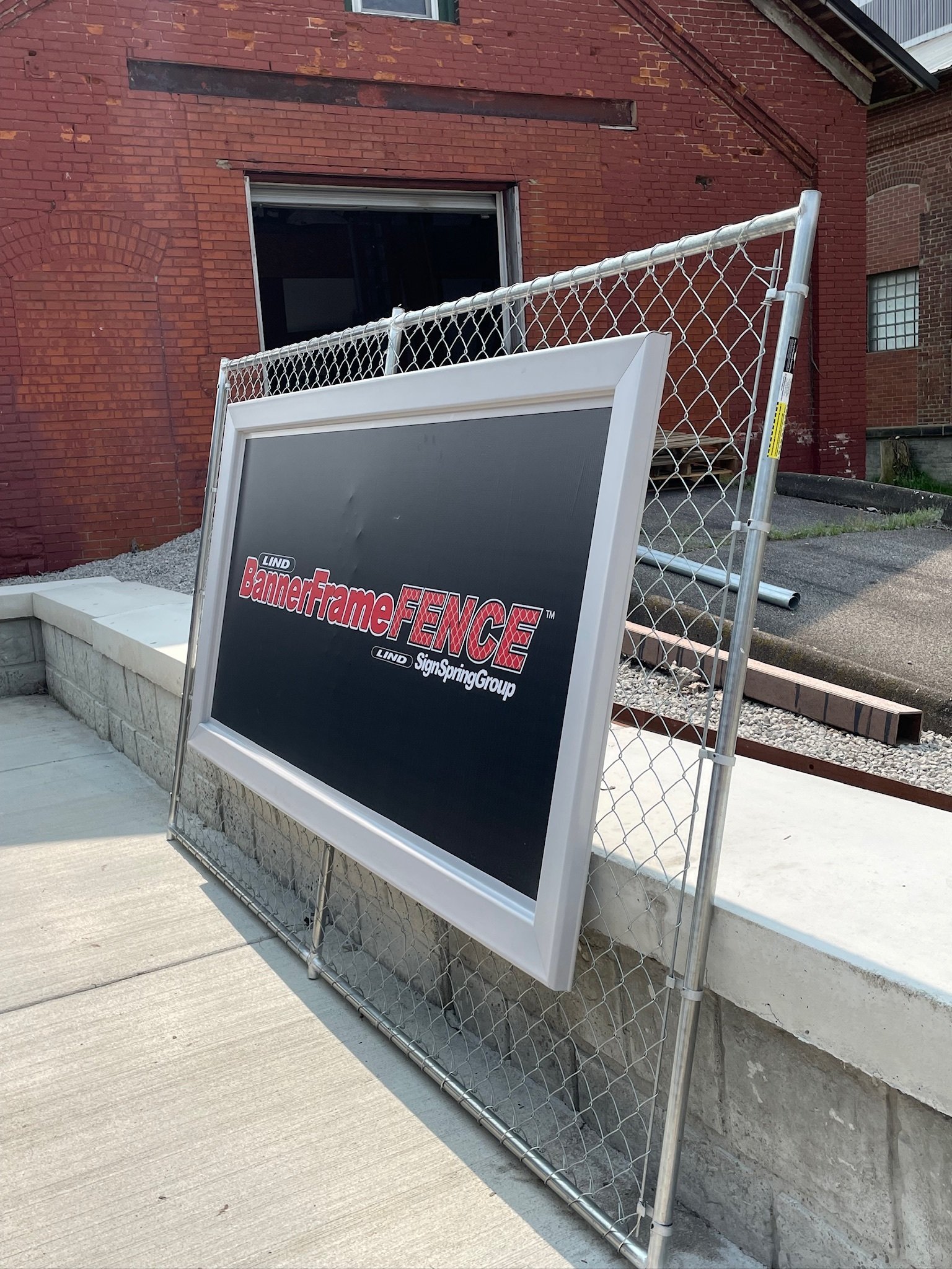 BannerFrame Fence