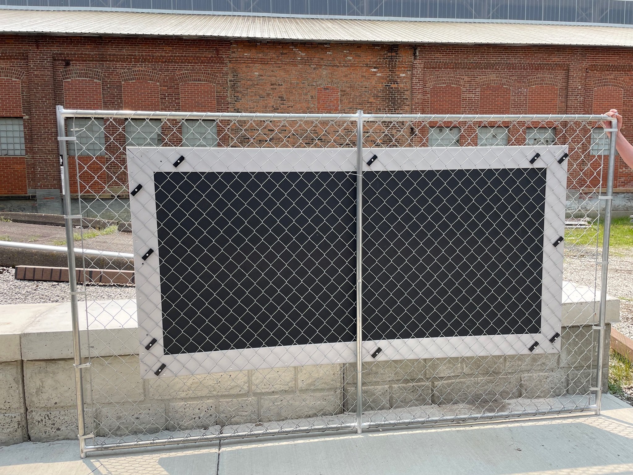 BannerFrame Fence