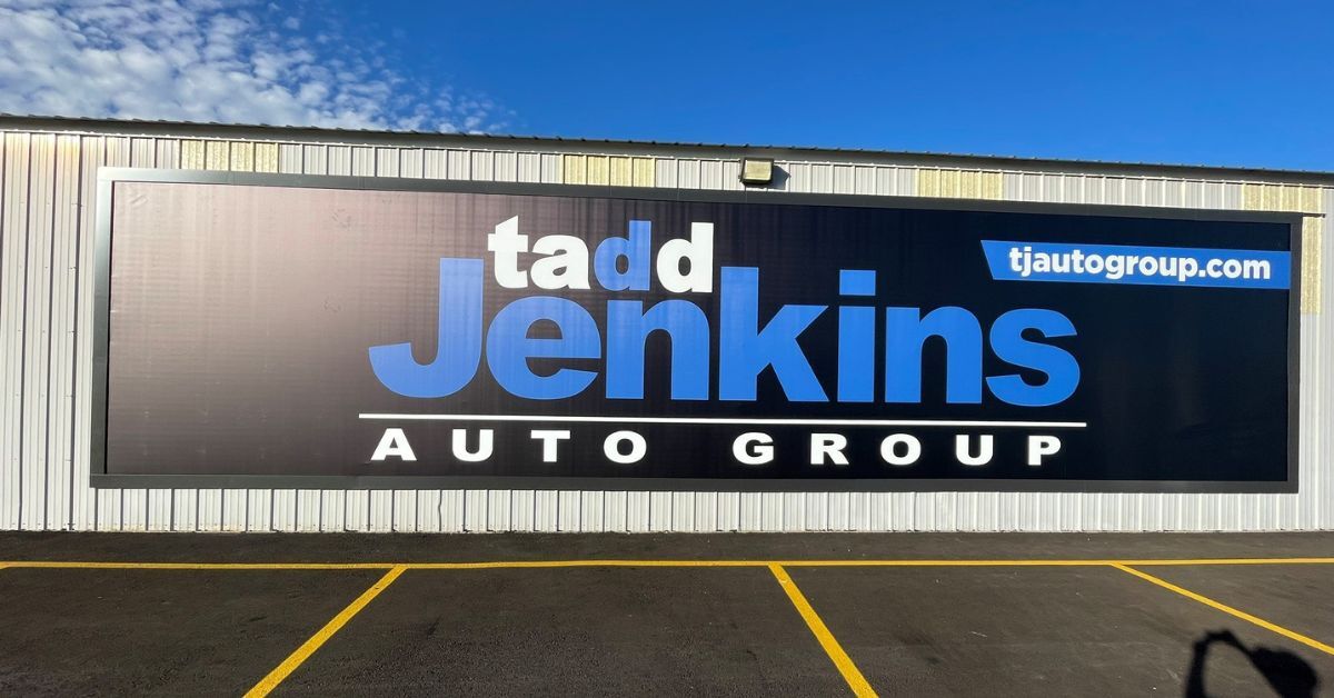 8 Practical Applications for Outdoor Banner Frames