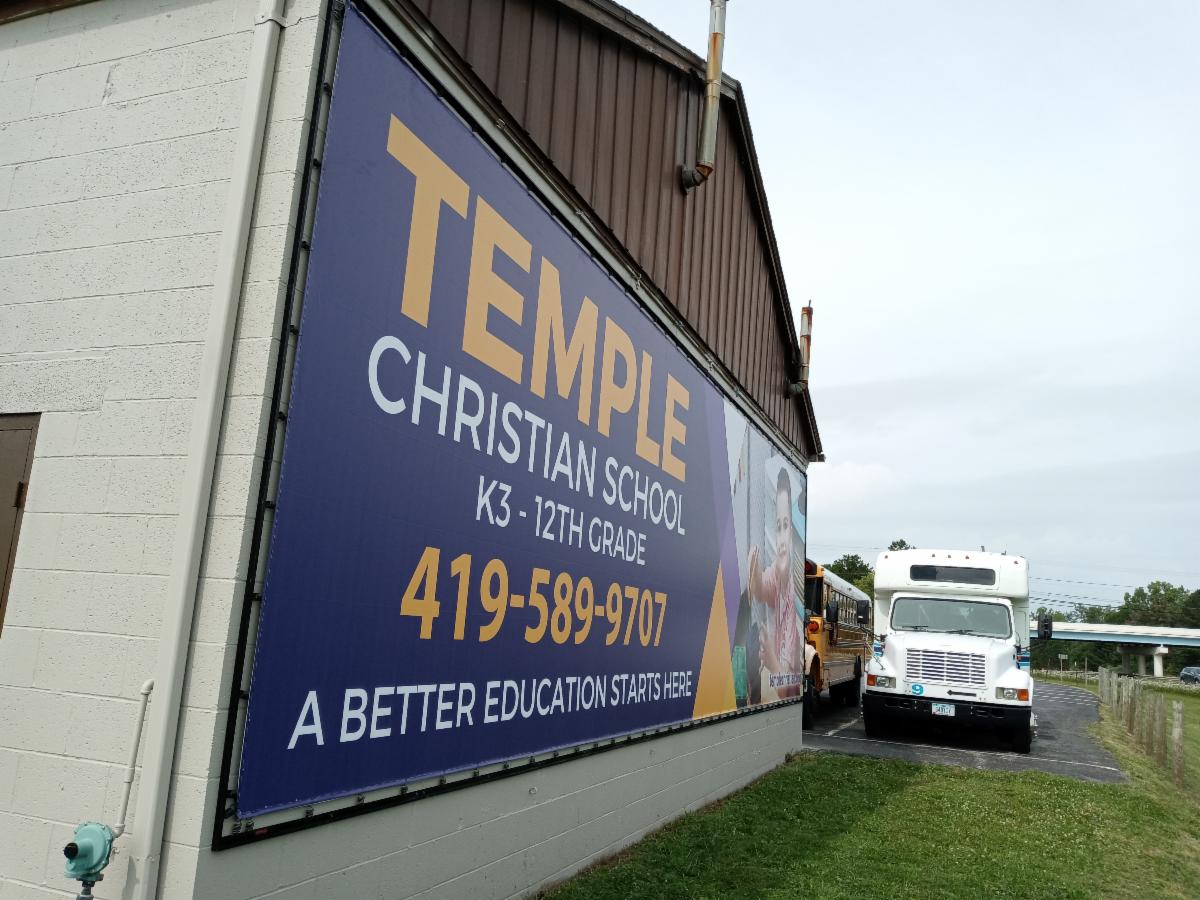 Temple_Christian_Lind_SignSpring_BannerFrameCLASSIC_Sign_Wallscape_Left_View One Man. One Wall. One Hour. Lind SignSpring BannerFrame Saves Manpower, Time & Money