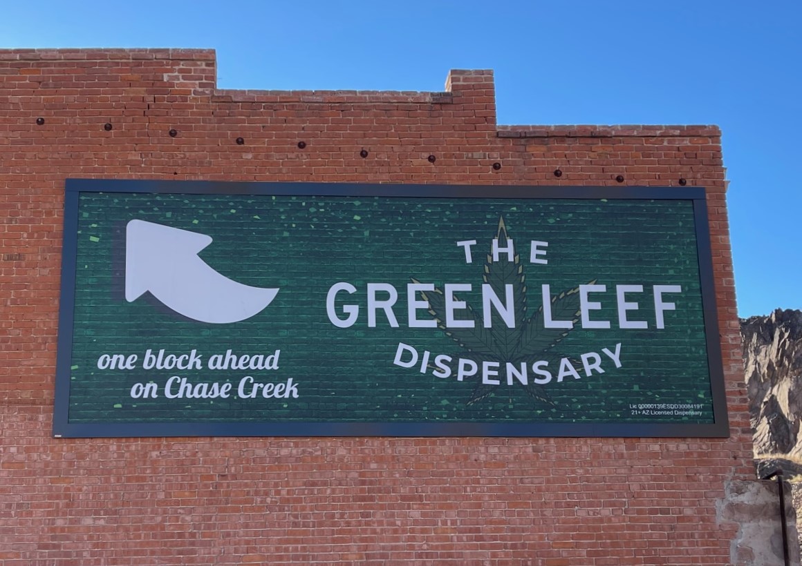 The Green Leef Dispensary in Clifton Arizona uses Lind SIgnSpring BannerFrameCLASSIC
