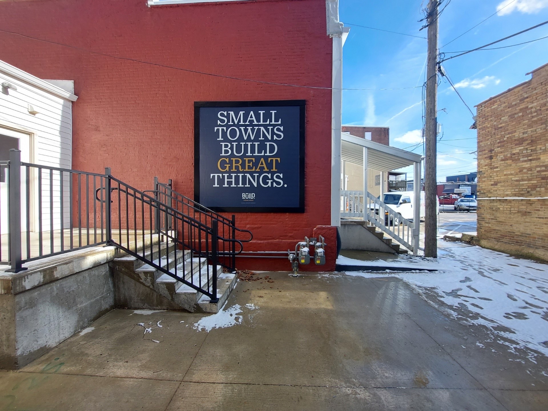 Small-Towns-Build-Great-Things-BannerFrame-Hinge-Lind-SignSpring-Final-futher-back Wallscape Of The Week: Small Towns Build Great Things