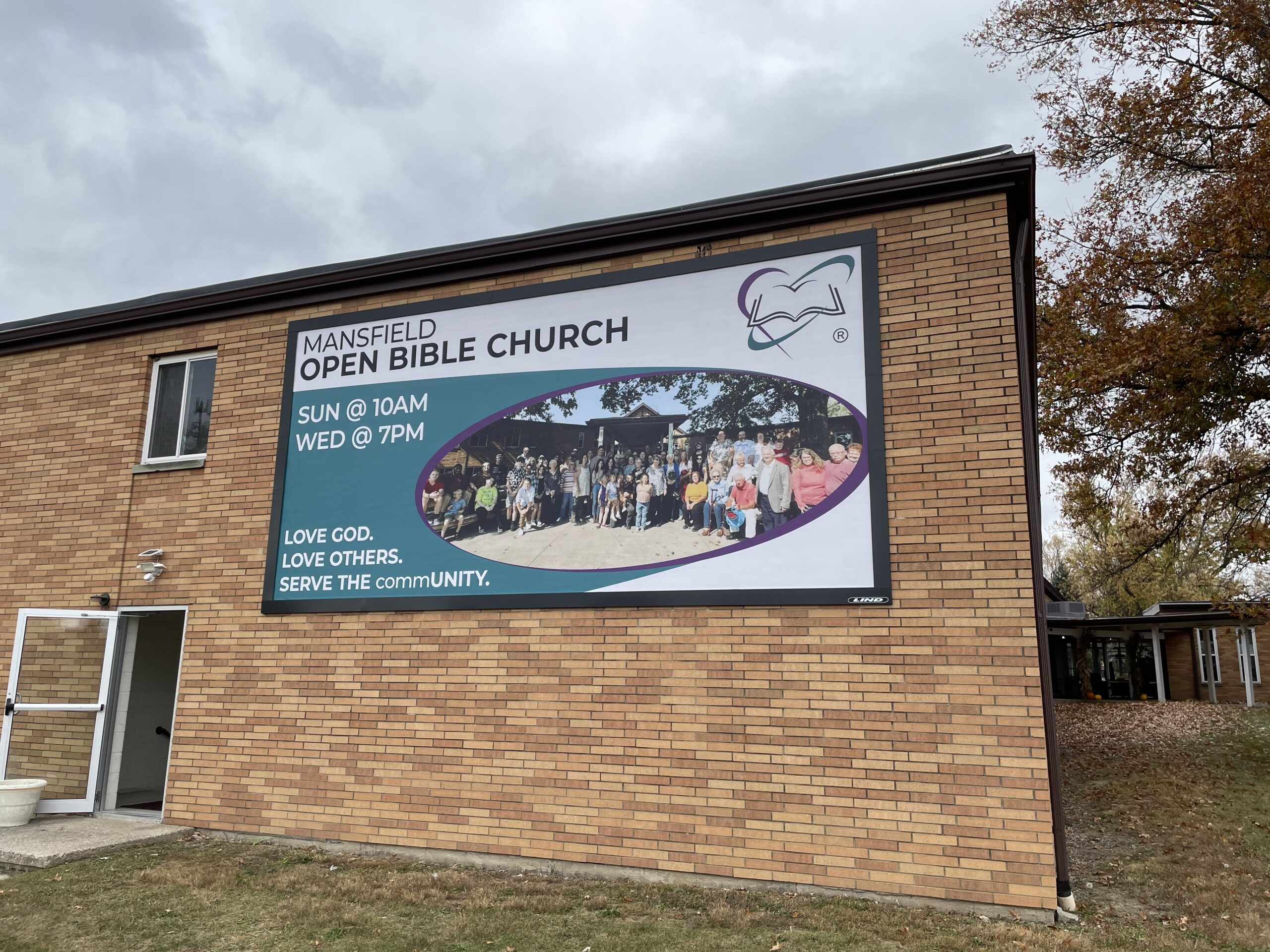 Chuch Brick banner frame classic with covers mesh banner